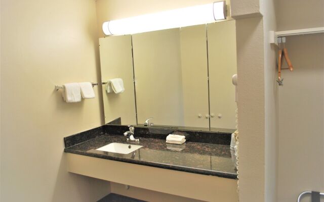 Quality Inn Bishop near Mammoth