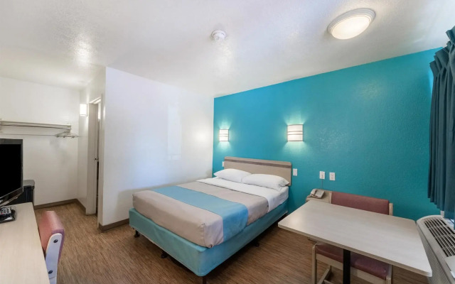 Motel 6 Del Rio, TX