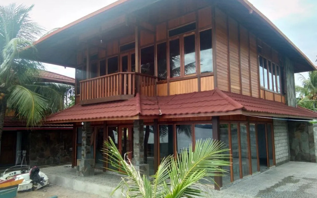 Tanta Moon Luxury Villas Siladen Island