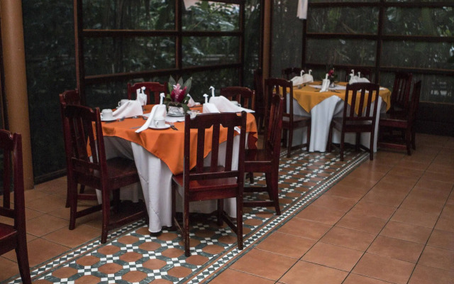 Aninga Lodge