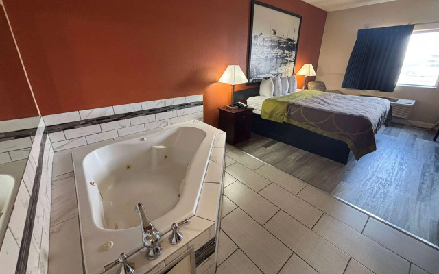 Super 8 by Wyndham Pontoon Beach IL/St. Louis MO Area