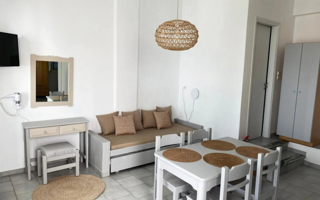 Agnadi Syros Beachfront Studios & Rooms