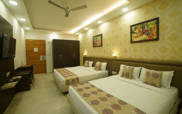 Hotel Sheesam Tree