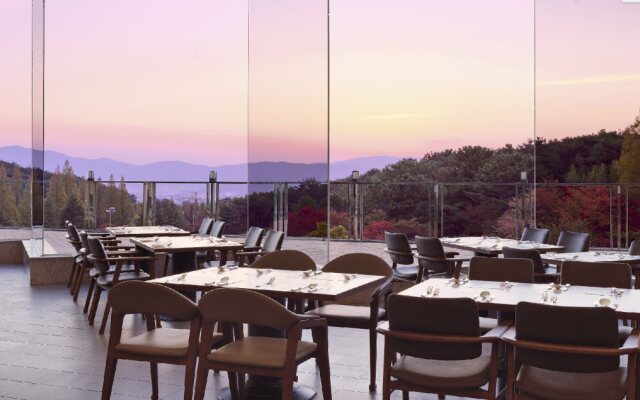 Kolon Hotel