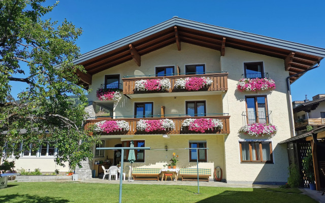 Oberauer Wagrain - Die Eco Familien Hotelpension (B&B)
