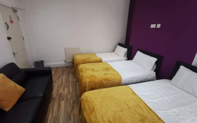 Oz Rooms Anfield Canon