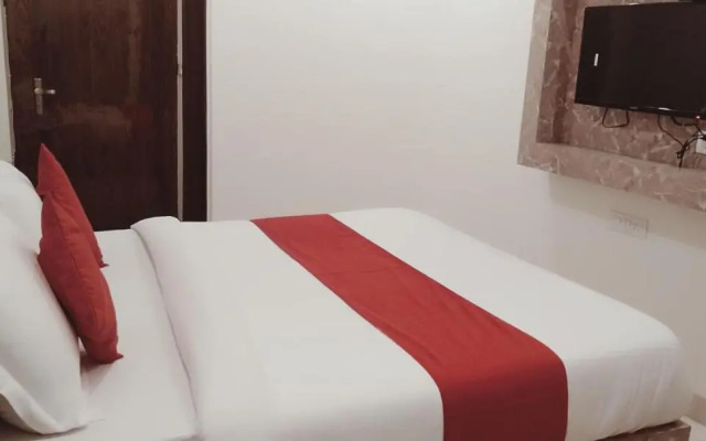 OYO 88430 Hotel Param Palace