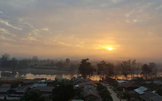 Red Dragon Hotel Hsipaw