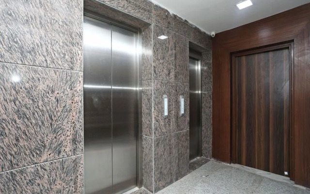 OYO Flagship 13847 HCMR Complex