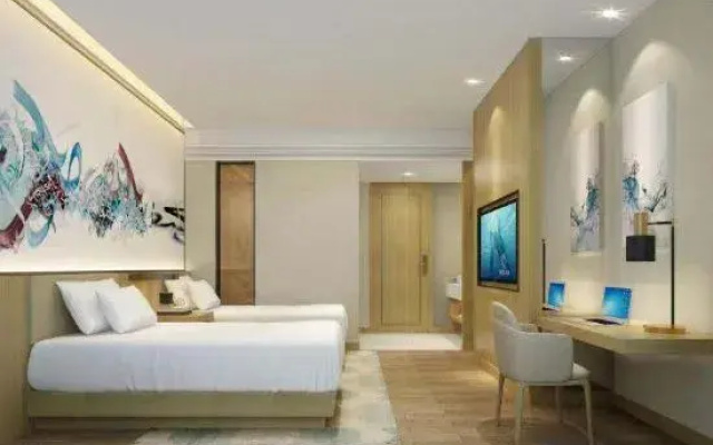 Quxian Huilong Hotel