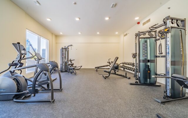 Stylish Waterfront Apartment With Views on Canal