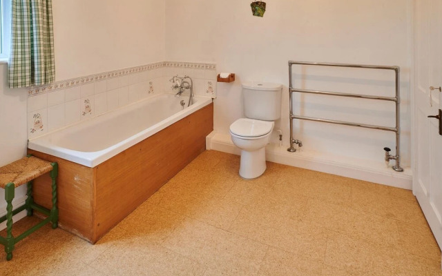 Host Stay Penrheol Farmhouse