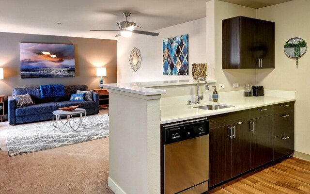 Fountain Court Jewel Suite - Two Bedroom Apartment