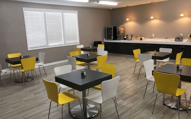 Days Inn Council Bluffs/9th Ave