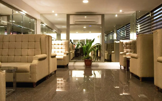 Hotel St Ellis