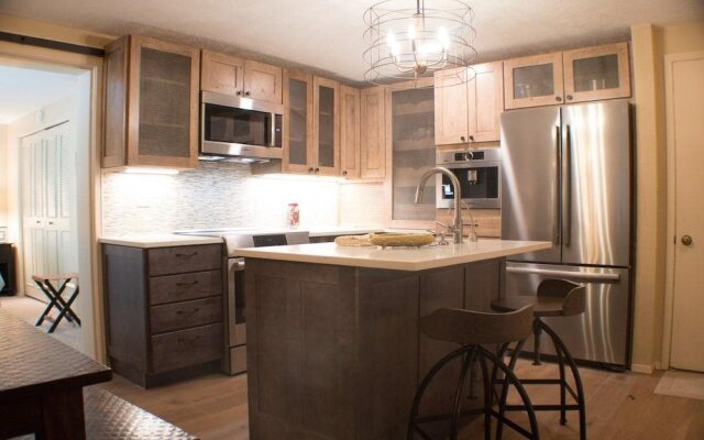 Chateaux Condominiums By Crested Butte Lodging