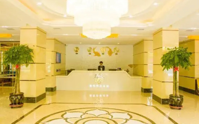 Platinum International Hotel (Tongjiang Russian Style Park Branch)