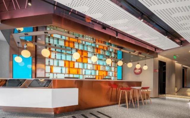 Ibis Hotel (Xiamen Dongdu Ferry Terminal Dongdu Road)