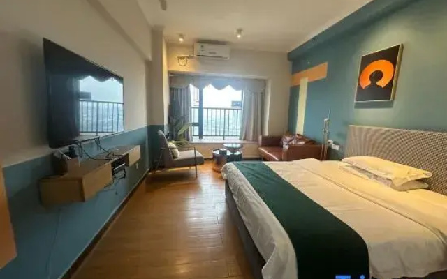 Yilong Apartment