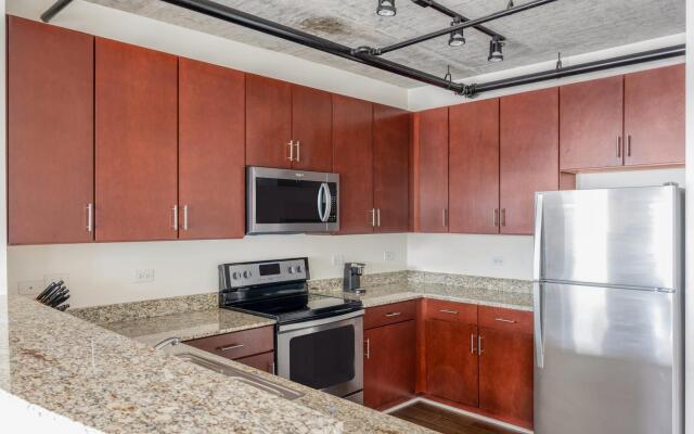 Chicago | Premiere 2BD/2BA South Loop Apartment