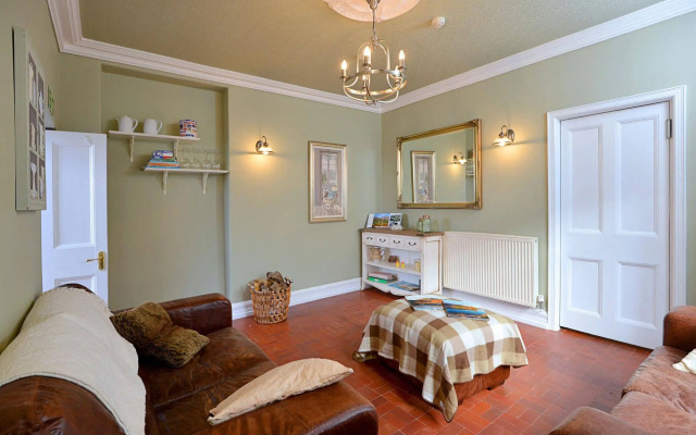Oakfold House