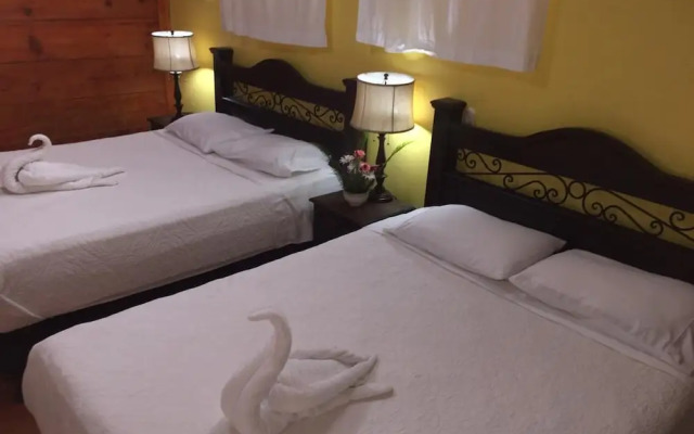 Cabanas De Tzununa