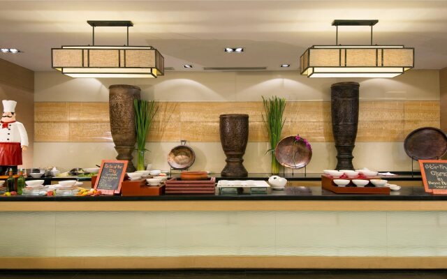Crimson Resort and Spa Mactan