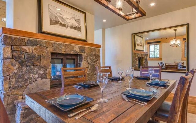 See Forever Village At The Peaks Resort & Spa