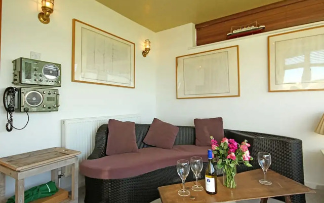 Beach House - Dryll-y-gro