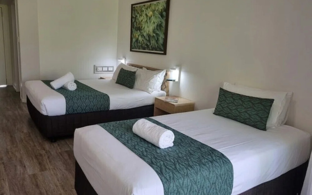 Mission Beach Lodge – Guest Rooms – Mission Beach