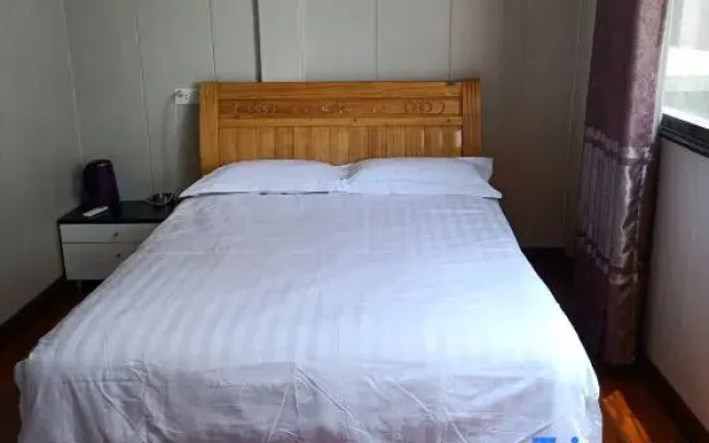Hezhou Xinyue Hotel