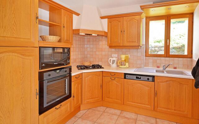 Chalet In Les Menuires-Praranger With Balcony