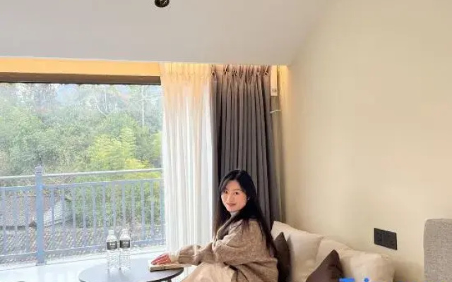Youbian Homestay (Border City Chadong Scenic Area)