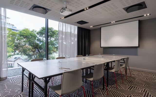 Radisson RED Hotel, Johannesburg Rosebank