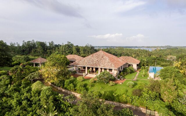 Villa Mayurana By Edwards Collection