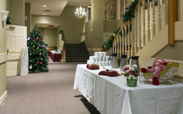 Vance Creek Hotel & Conference Centre