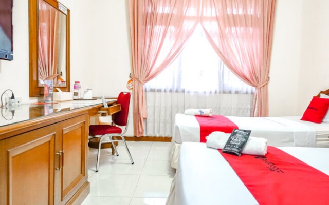 RedDoorz Plus near Brawijaya Museum