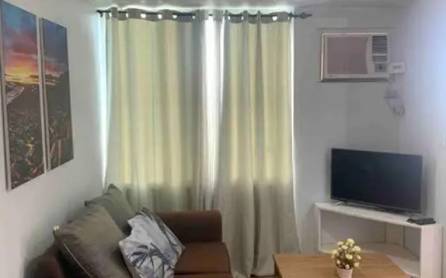Lovely 1 Bedroom Condo with Balcony