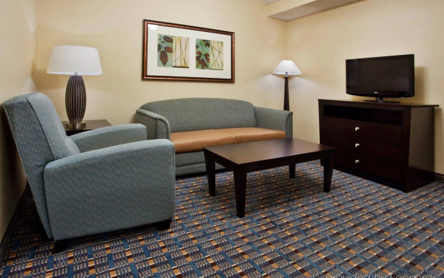 Holiday Inn Express Alpharetta - Roswell by IHG