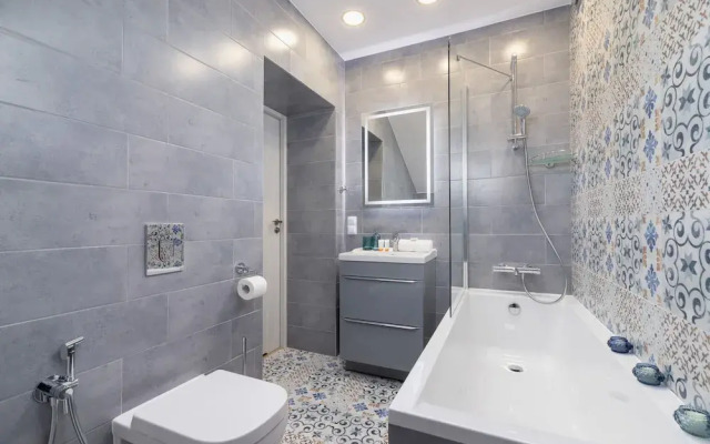 Kielecka Studio With Bathtub by Renters