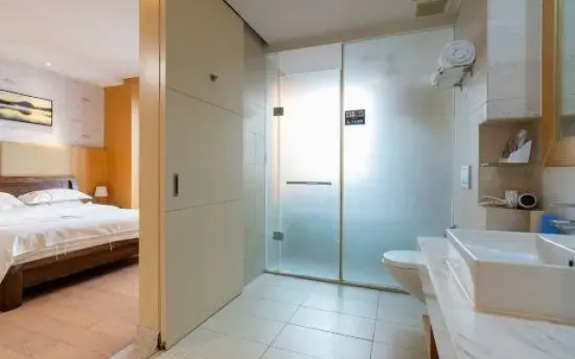 Sunny international apartment