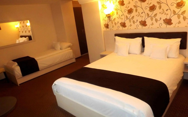 West Plaza Hotel
