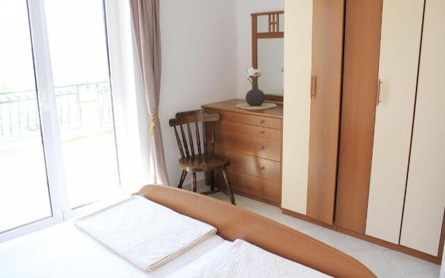 Apartments Zdenka-10m from beach