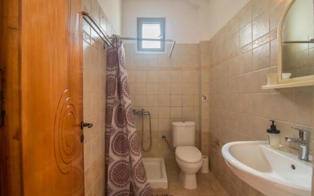 Aleka Apartment 1