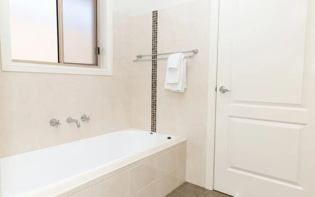 Lovely 3 Bed 2 Bath in the City Centre