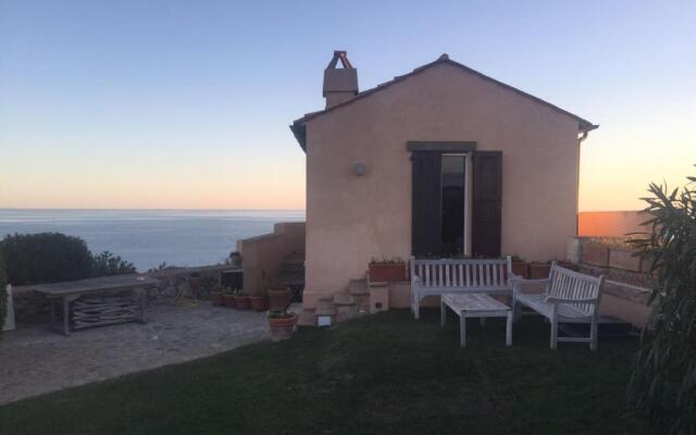 La Casa Del Faro