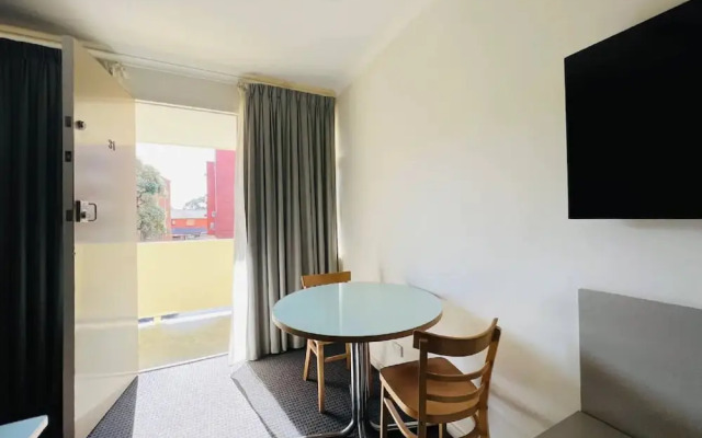 Unwind Glenelg Studio Apartment no 31