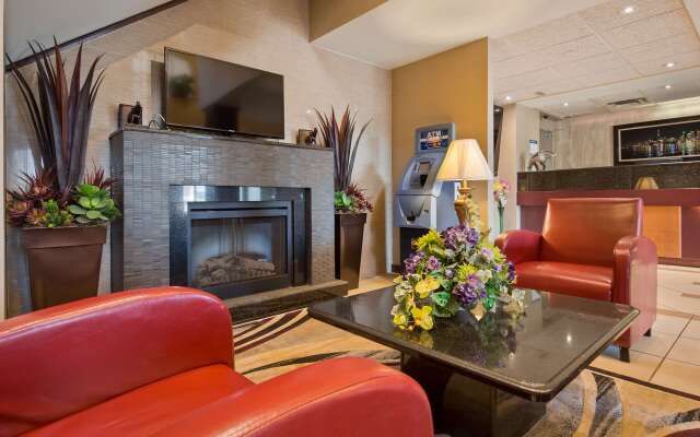 Best Western Plus Burlington Inn & Suites
