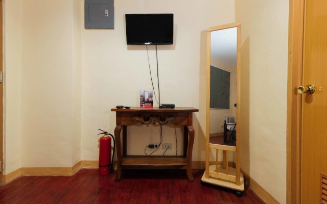 RedDoorz near Little Tokyo Makati