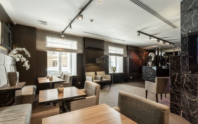 Отель Senator Maidan